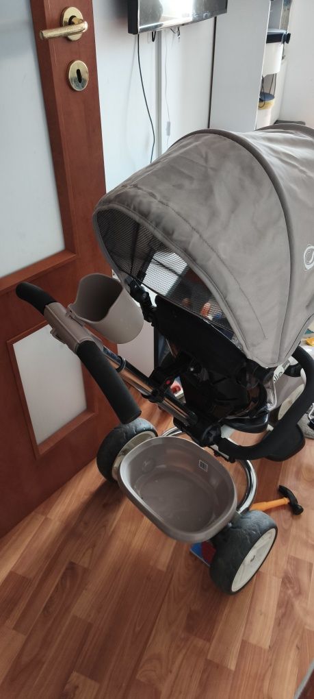 Vând tricicleta Coccolle Urbio aproape noua