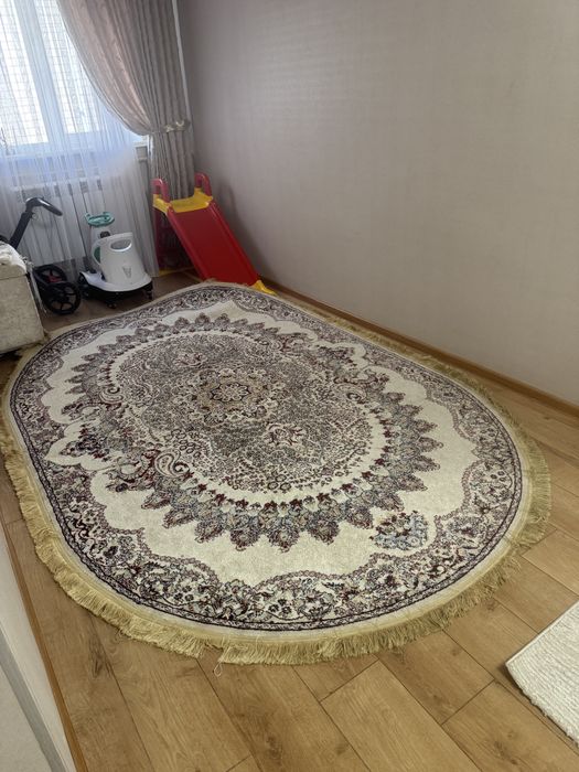 Ковер  в отличном состояние