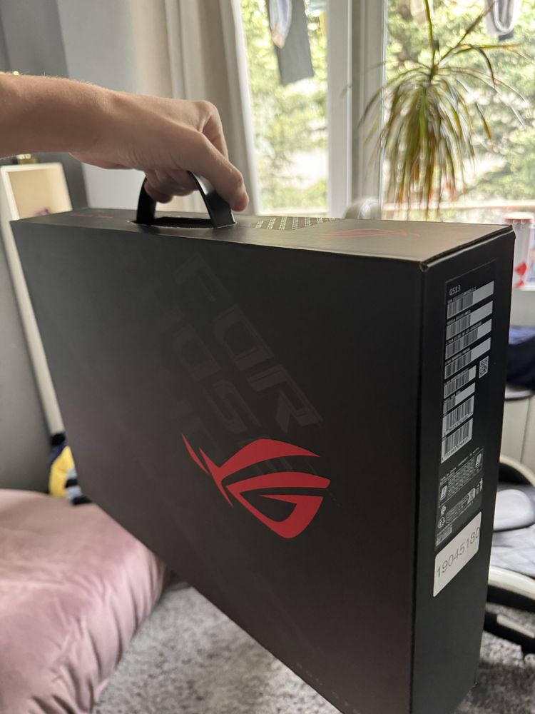 Asus ROG 3050TI Ryzen 7,  8 Ядрен