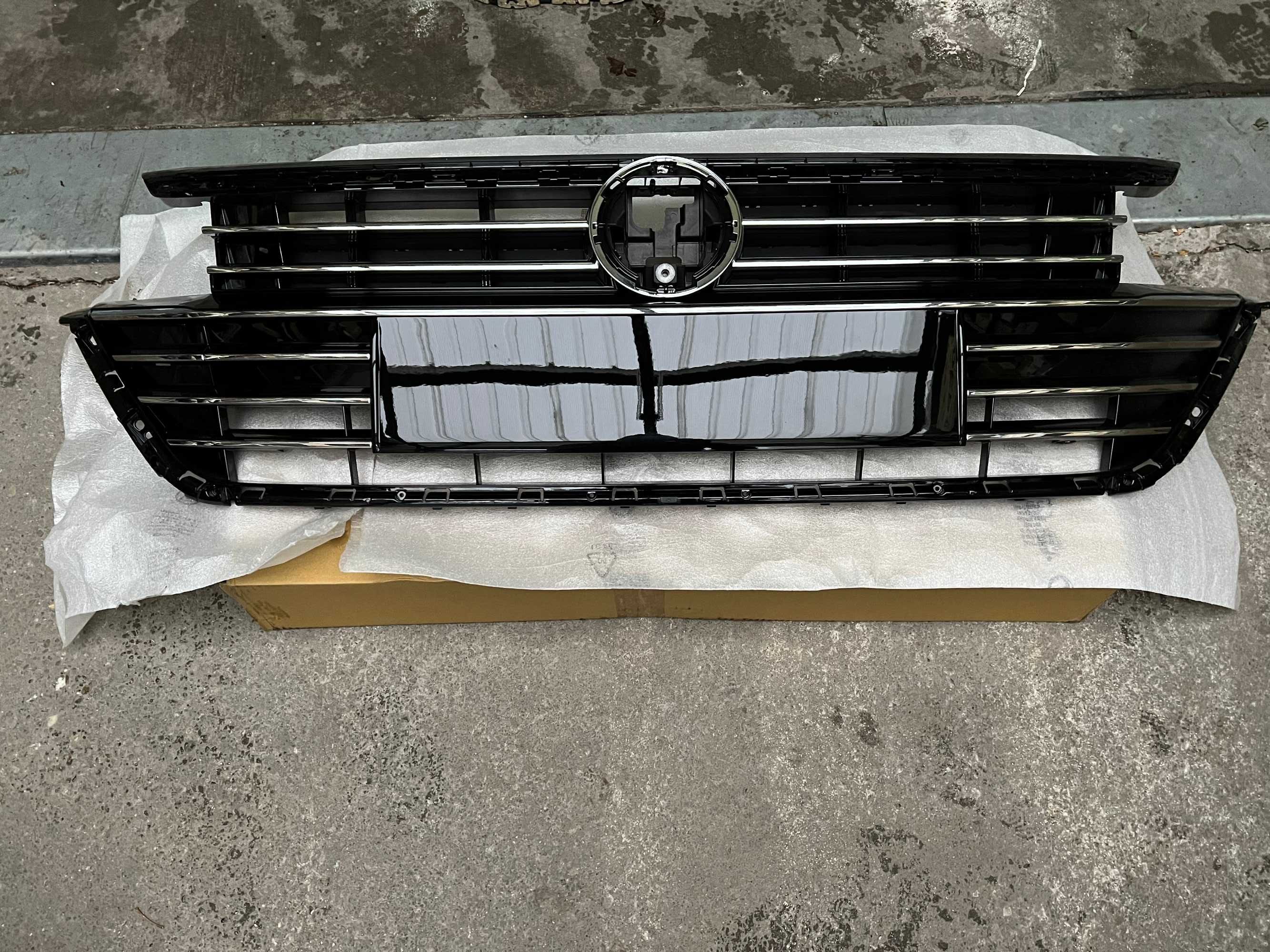 Grila radiator noua VW Arteon