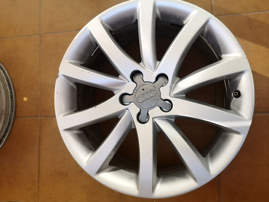 Vând jante originale Audi