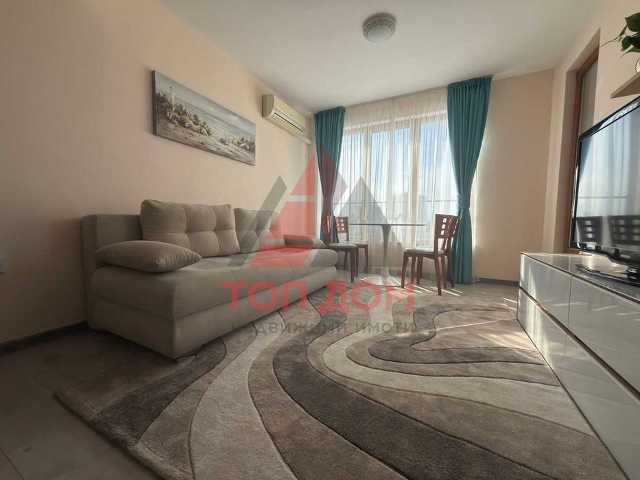 Дава се под наем Двустаен апартамент в Варна, Цветен квартал - 70 кв.м за 561 € - Снимка #1