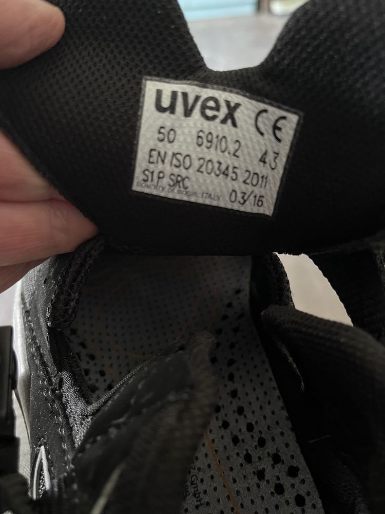 Nou Bocanci Uvex 43 cu protectie