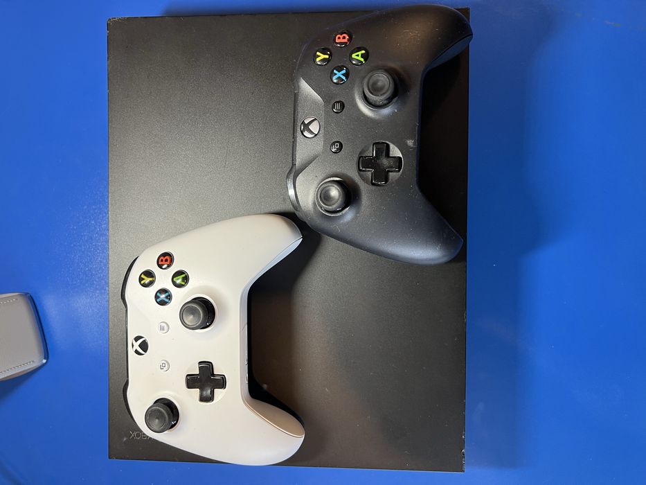 XBOX One X 2 manete