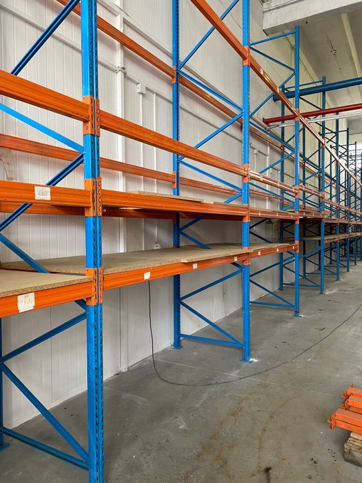 Rafturi metalice cu polite din pal