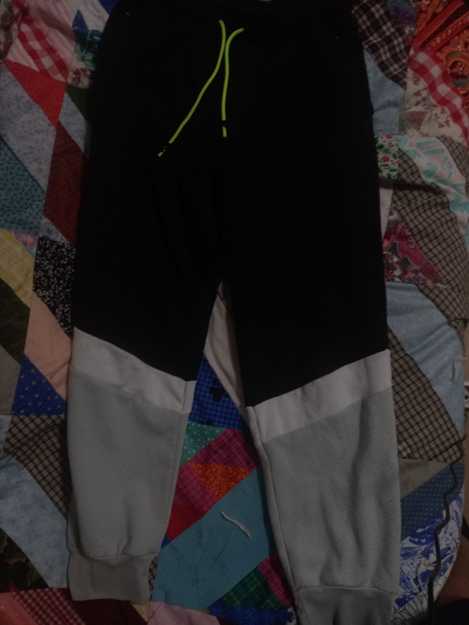 Pantaloni tech noi