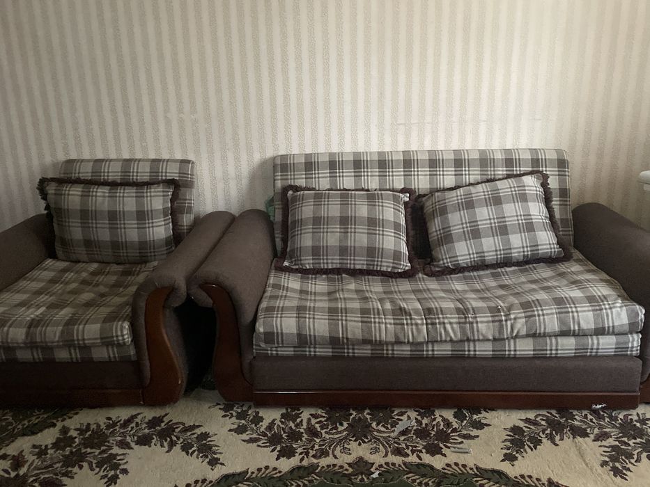 диван, открывается и маленький