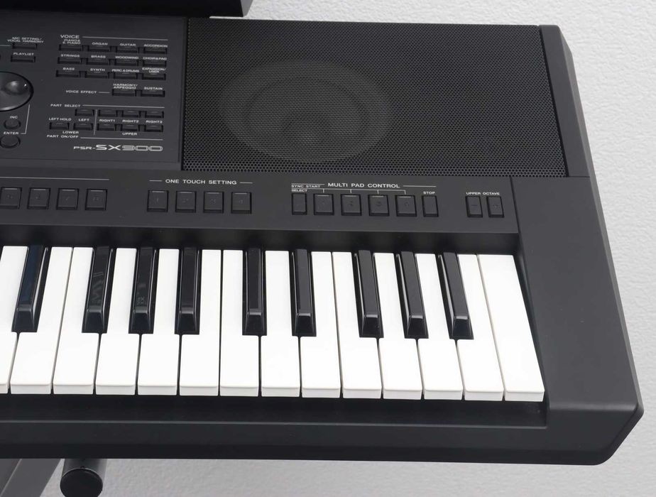 Yamaha PSR-E273 Keyboard Boxed