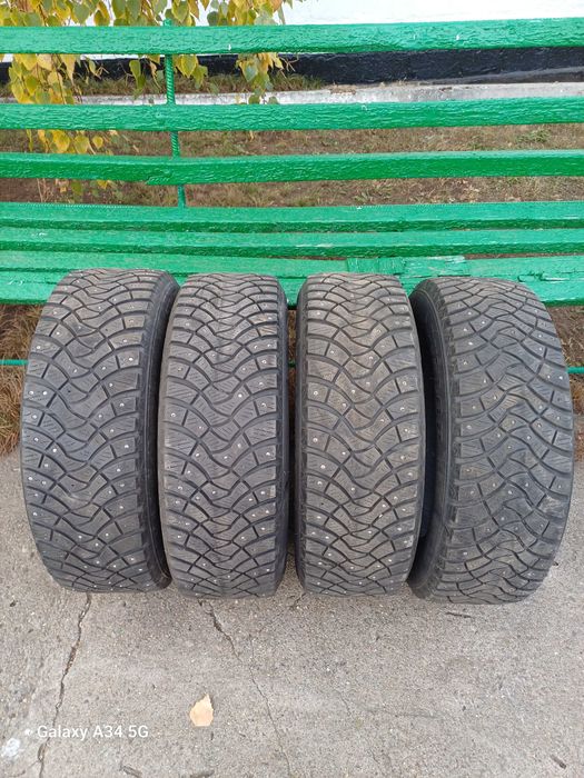 Продам  комплект шин Dunlop 185/65 r15