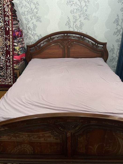 2 kishilik katta krovat sotiladi holati ideal