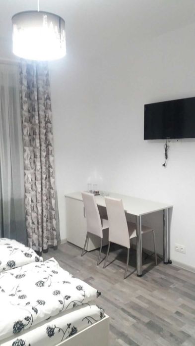 Inchiriez apartament cu 3 camere in Ghimbav