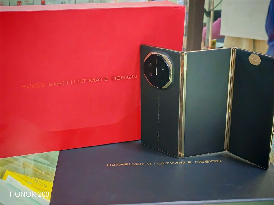 Huawei Mate XT Ultimate 1tb