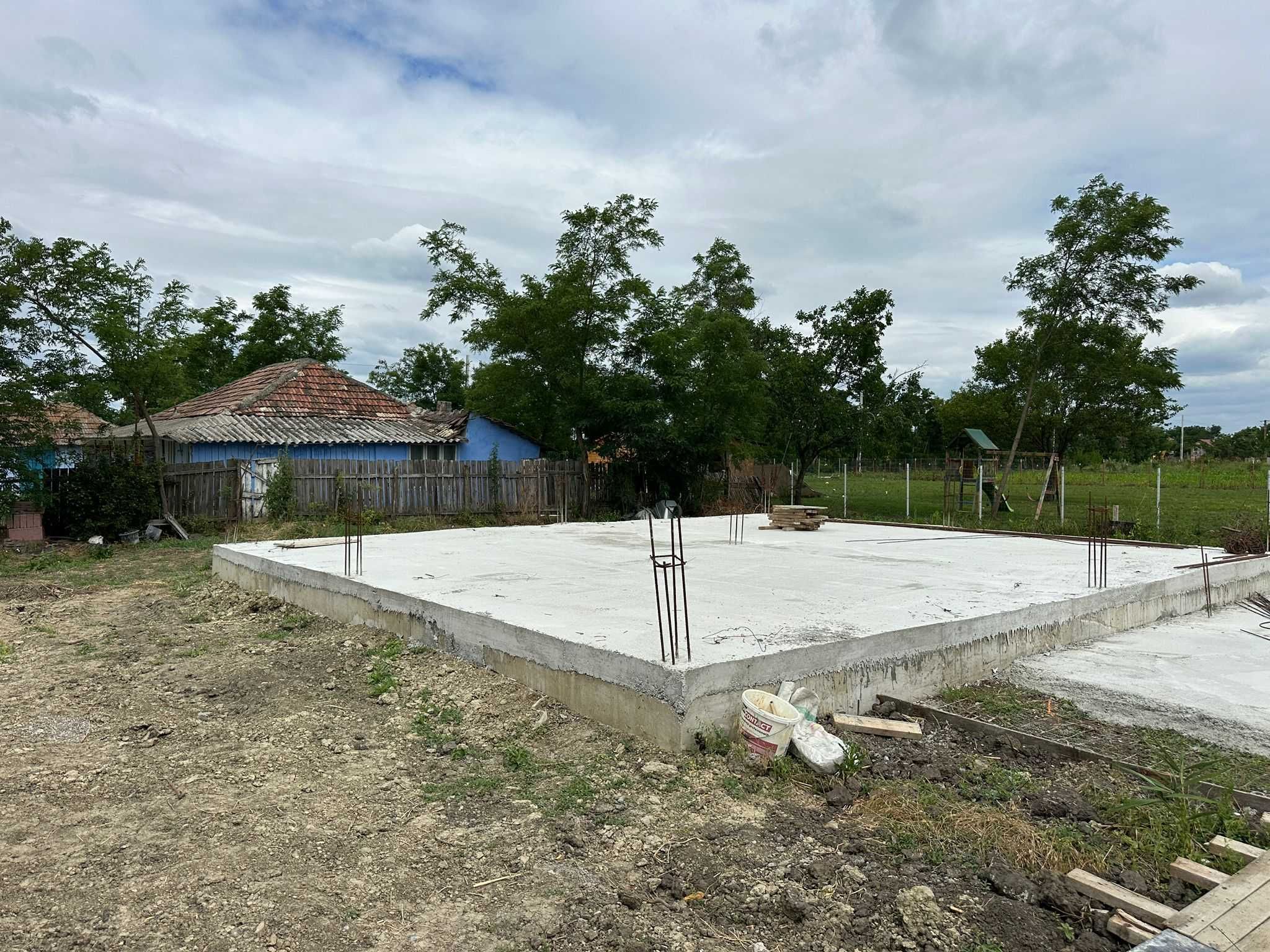 Teren+Constructie Prisacani