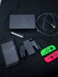 Nintendo Switch cu Joy-Con NOI + accesorii–fără încărcător