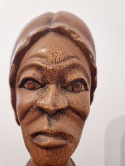 Sculptura in lemn / bust african