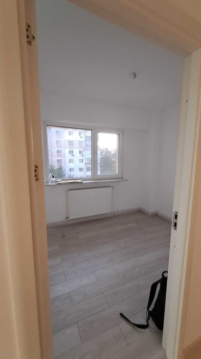 Închiriez apartament 4 came