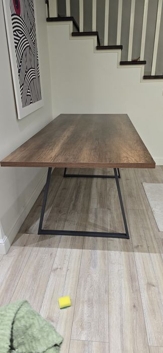 Стол в гостиную или кухню