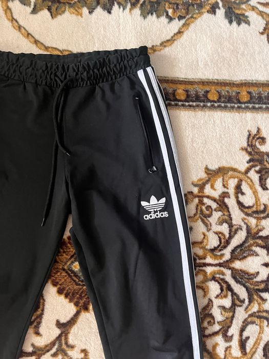pantaloni de trening adidas