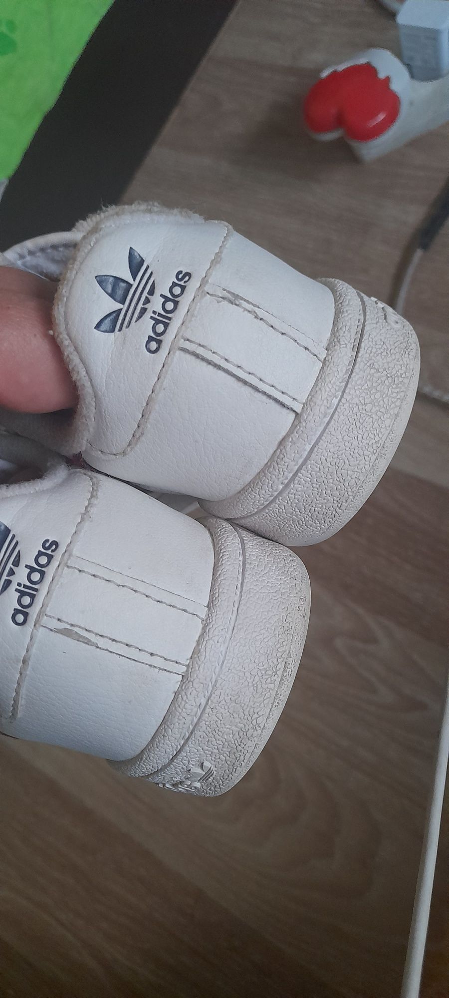 Adidas Continental