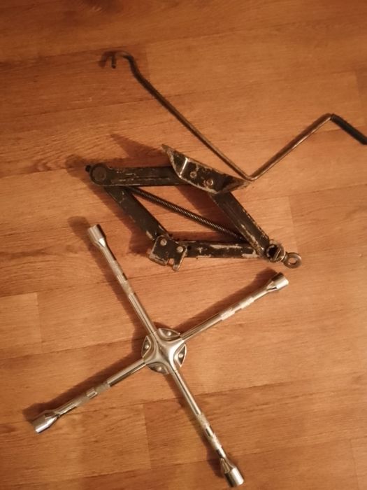 Продам домкрат и балонник