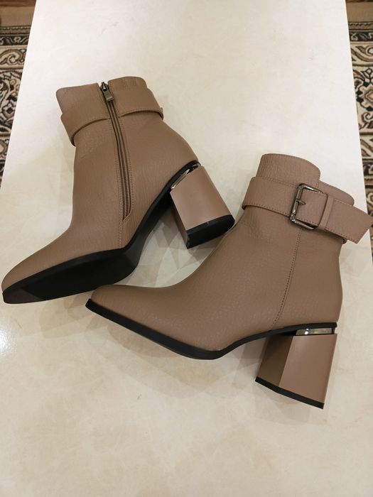 Срочно! Продаётся новые сапоги!