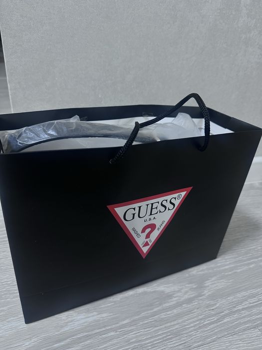 Продам сумку Guess