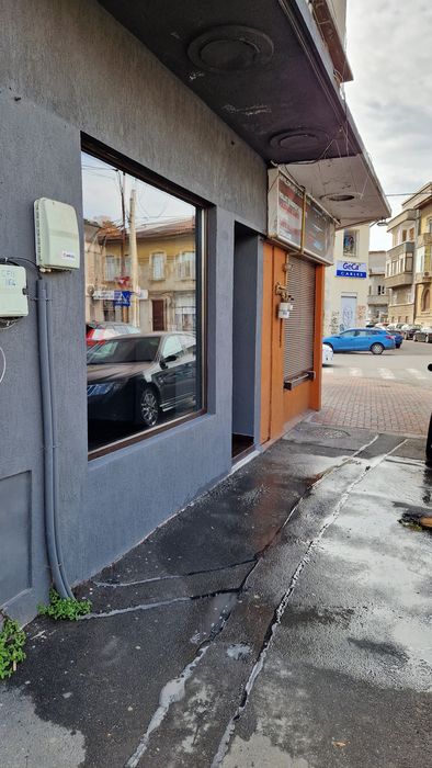 Spatiu comercial sector 3