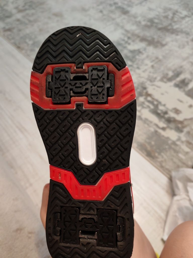Pantofi cu patine