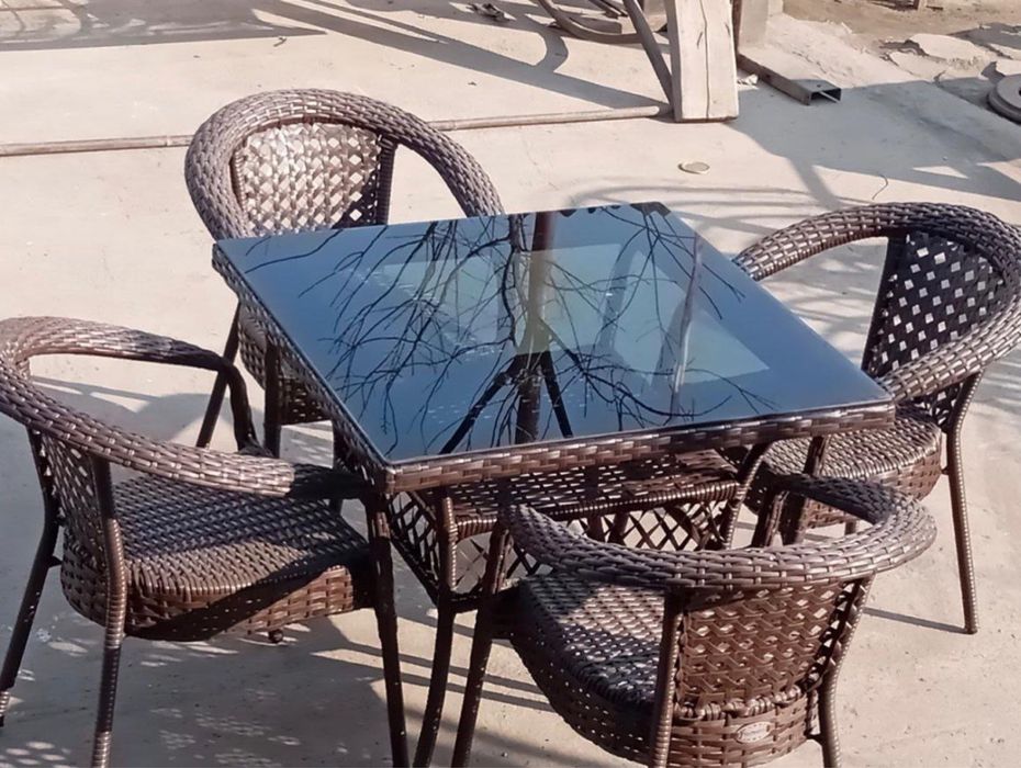 Ратанга столь стуля