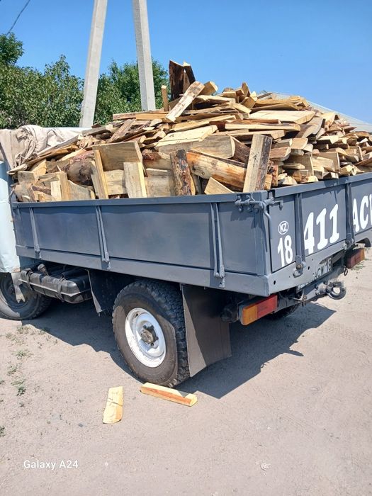 Уголь,Дрова швырок, чюрки, колатые чюрки.