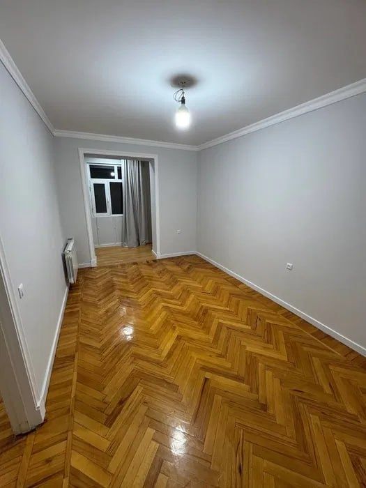 Продажа 4х комтнатной квартиры на М.Космонавты ,улица Юнус Раджаби