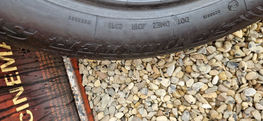 2 Anvelope Dunlop 215 55 R18 M+S Run-flat