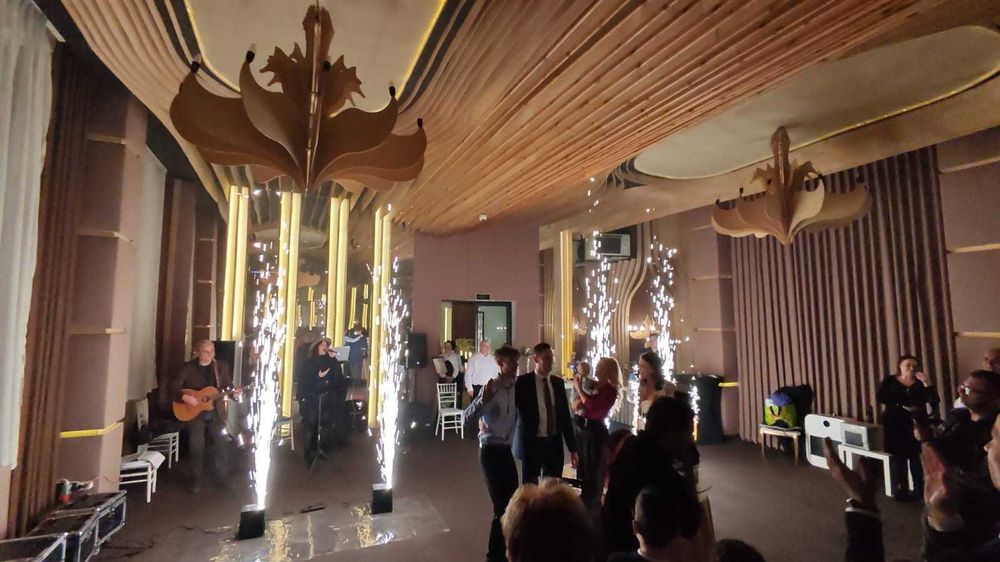 Artificii interior/exterior vulcani