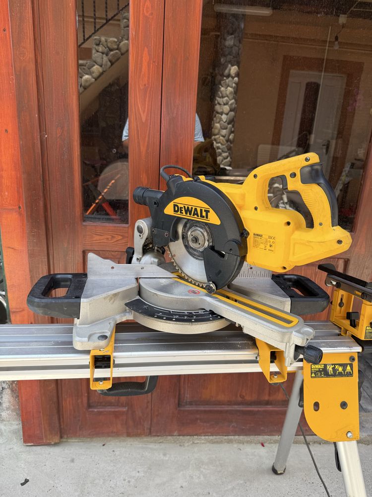 Pendula dewalt cu masa