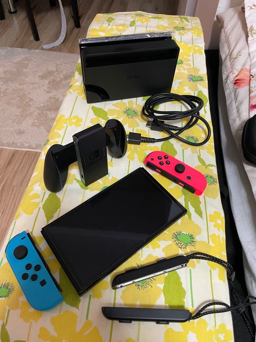 Vând Nintendo Switch