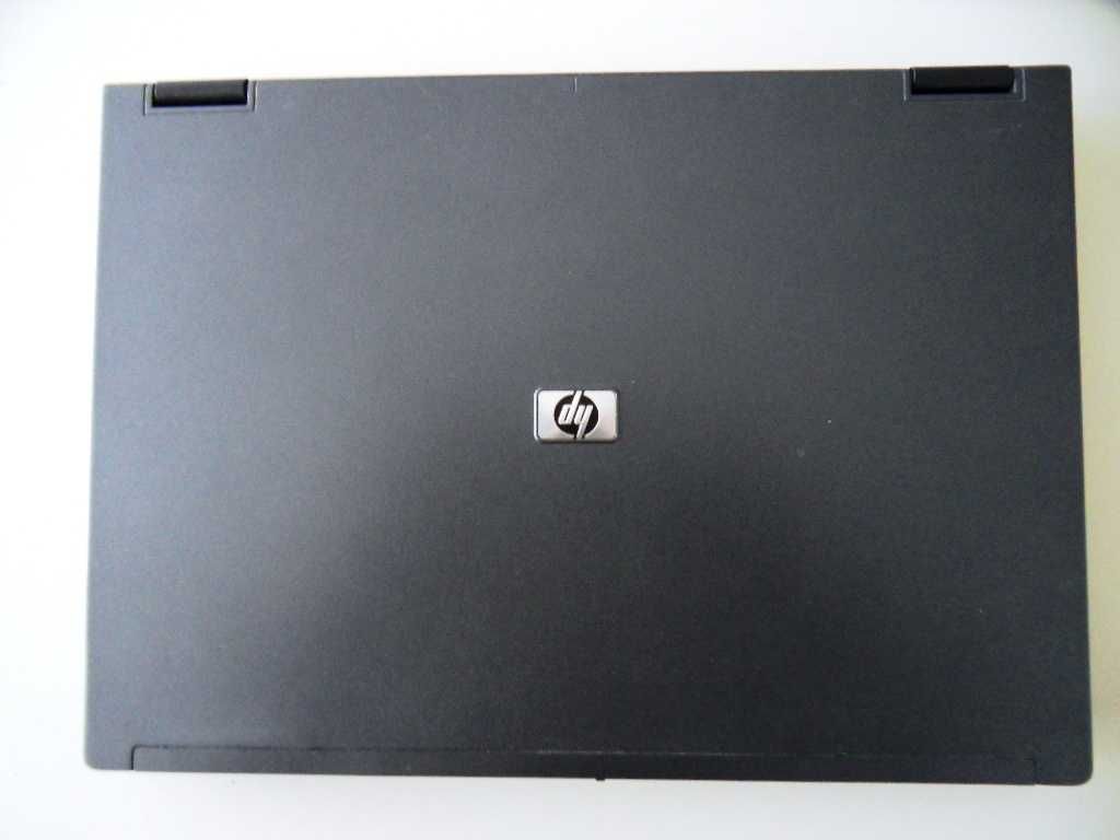Продавам лаптоп серия HP Compaq NX 8220 на части.