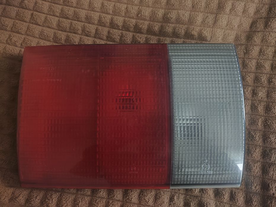 Продам стоп сигнал на Ауди 80 Б4