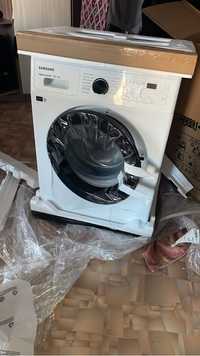 Продам стиральную машинку Samsung WW60A4S00CE