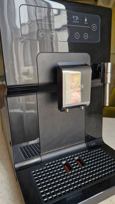 Продавам кафеавтомат Krups Intuition EA870810 - ЗА РЕМОНТ!