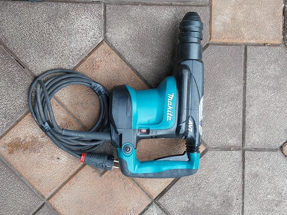 Rotopercutor  MAKITA HR  3210 FCT