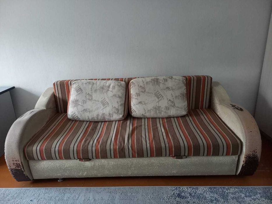 отдам диван бесплатно  б/у