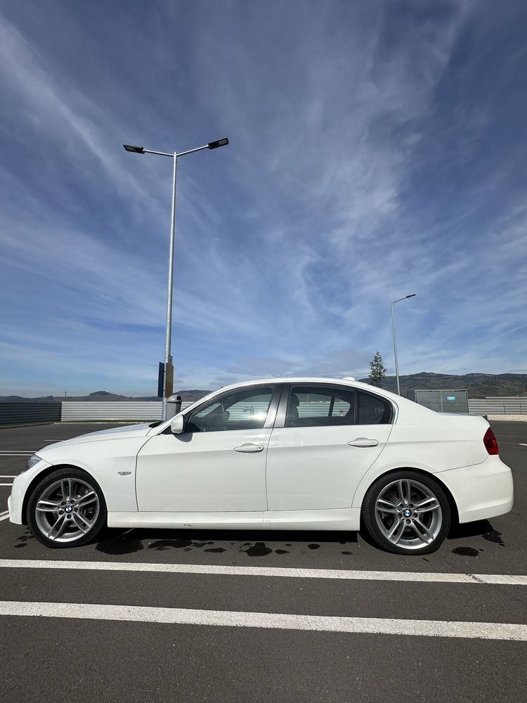 BMW E90 330d Lci