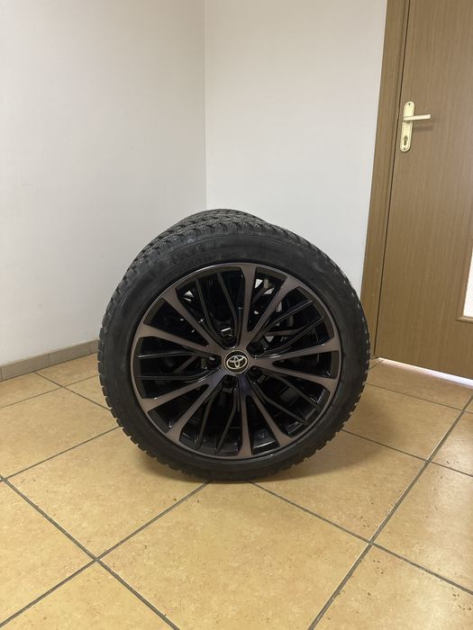 Продаю ориганальные диски + зимняя резина на camry 70-75