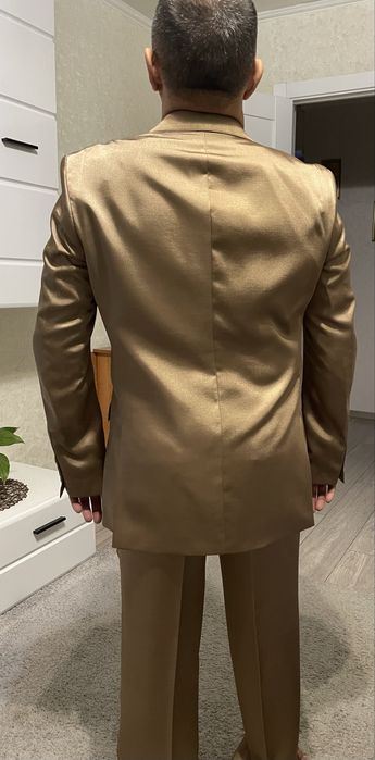 Продам костюм новый 15000