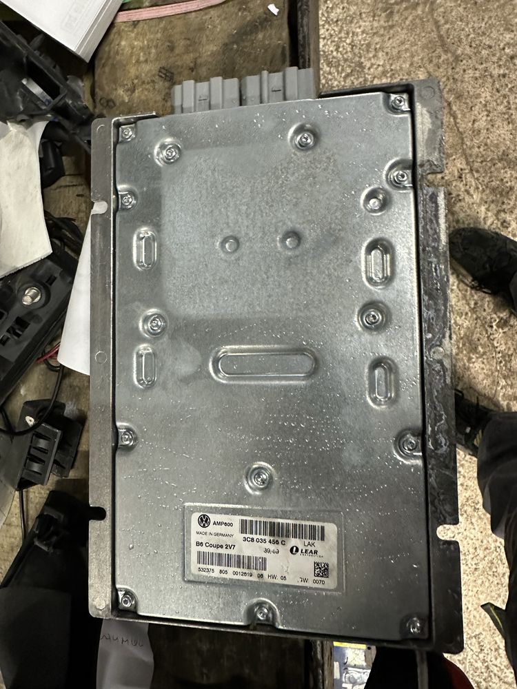 Усилвател за музика на Vw passat Cc Amp600 3c8035456c B6 coupe 2v7