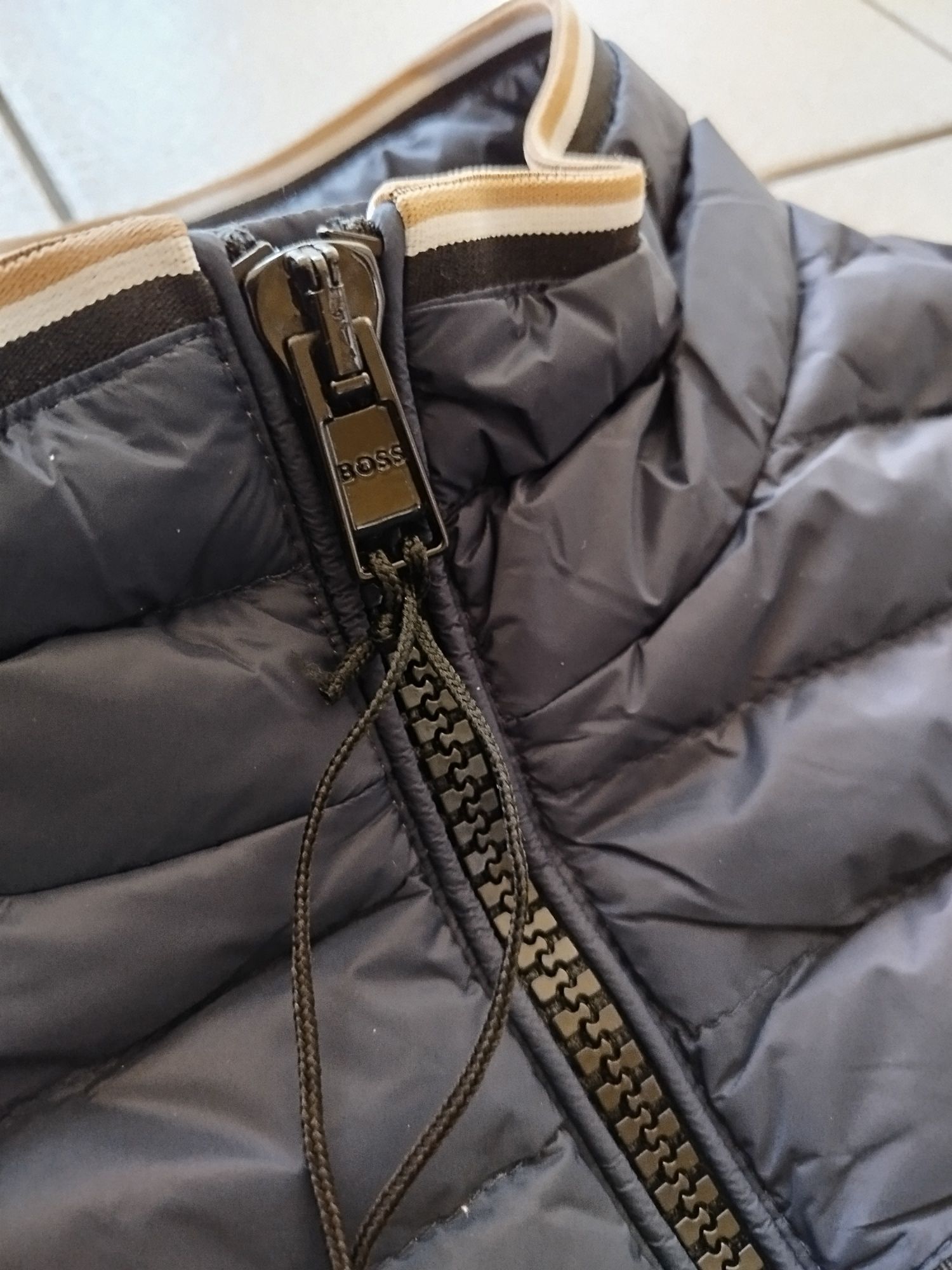 HUGO BOSS® - мъжки пухен елек - 50/52(L)