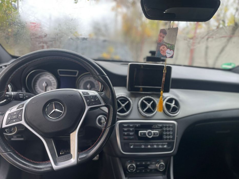 Vând Mercedes Benz Gla200CDI 2015 !!! Nu accept schimburi !!!