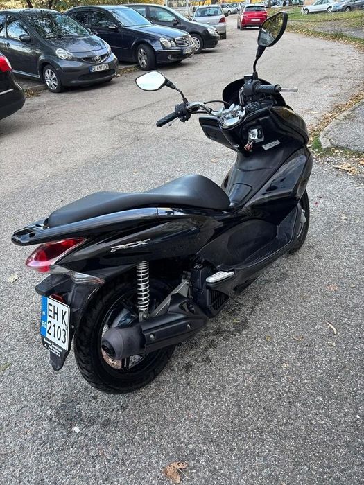 Продавам скутер Honda pcx 125