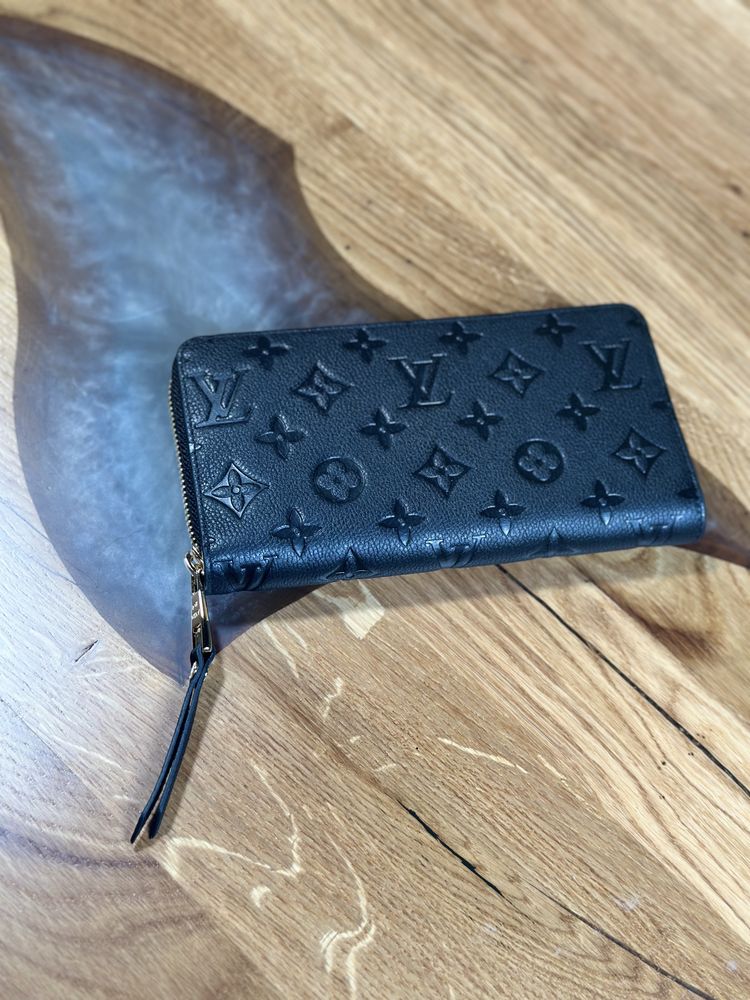 Portofel Negru Luis Vuitton Zippy Wallet