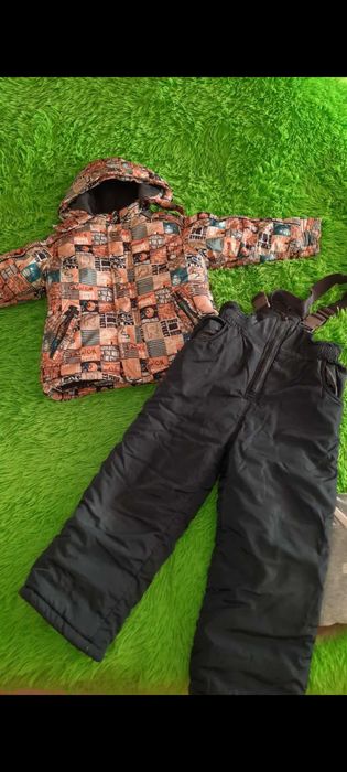 Продам детский зимний костюм